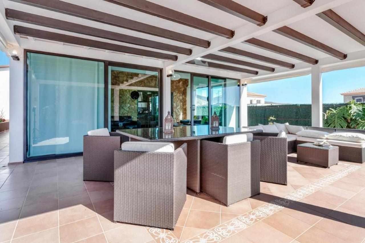 Villa Cobas Con Piscina Y Privada Triquivijate Exteriör bild