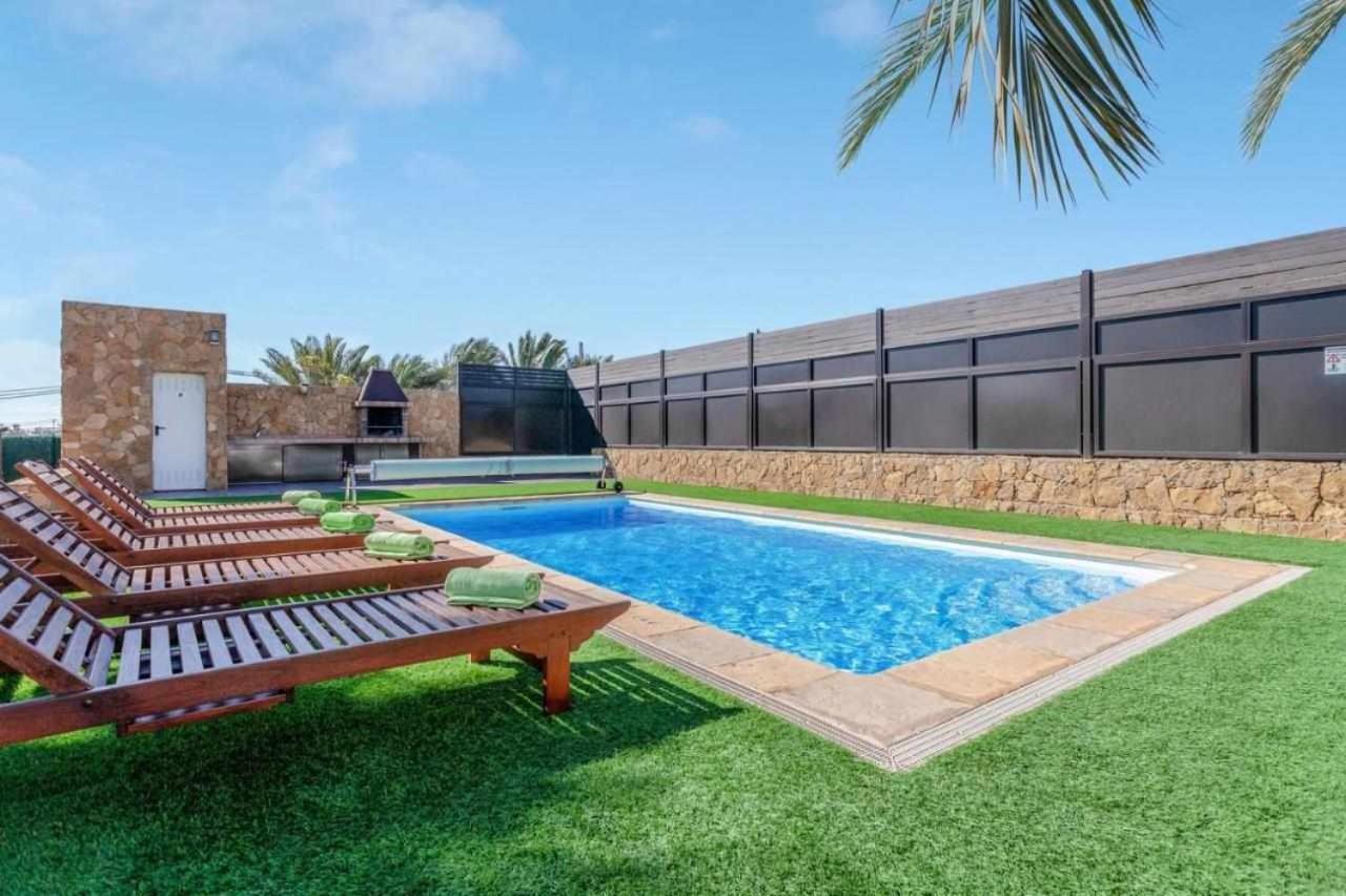 Villa Cobas Con Piscina Y Privada Triquivijate Exteriör bild