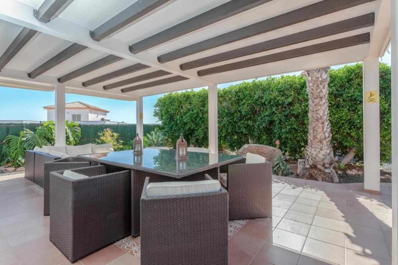 Villa Cobas Con Piscina Y Privada Triquivijate Exteriör bild